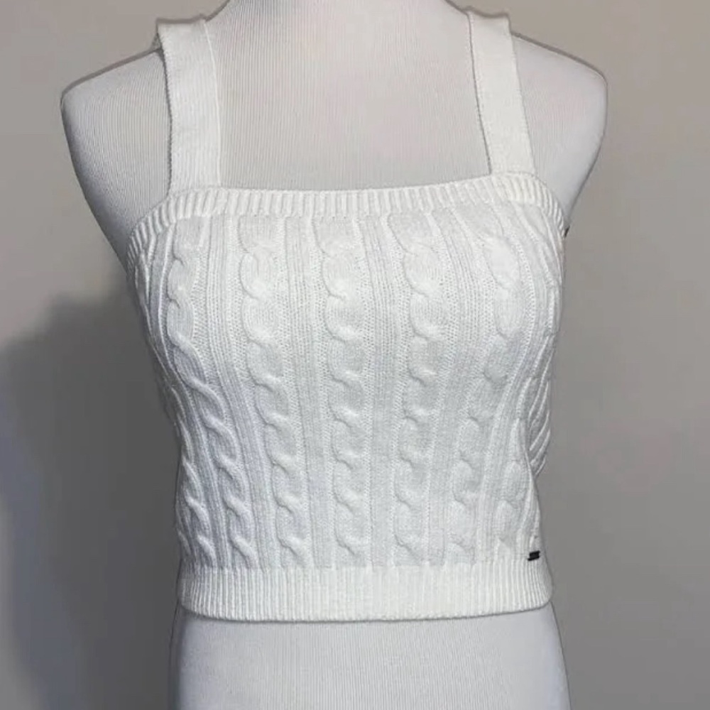 Hollister cropped white cable knit sweater tank top in size small